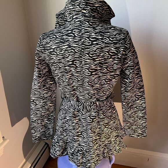 Sandro Studio Ruffle Zebra Trench Coat, Medium. Mobwife - Picture 13 of 16